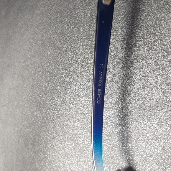 𝅺EUC Vintage Sunglasses - Blue and Clear UV Protection - Picture 4 of 4